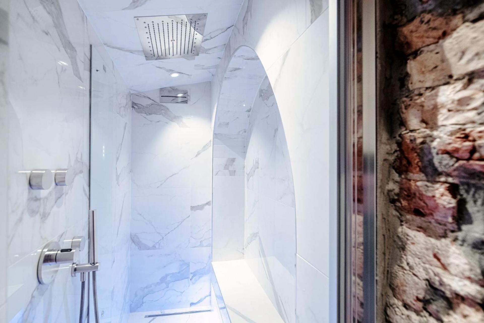 Vitrum - Como Luxury Suites Ruang foto